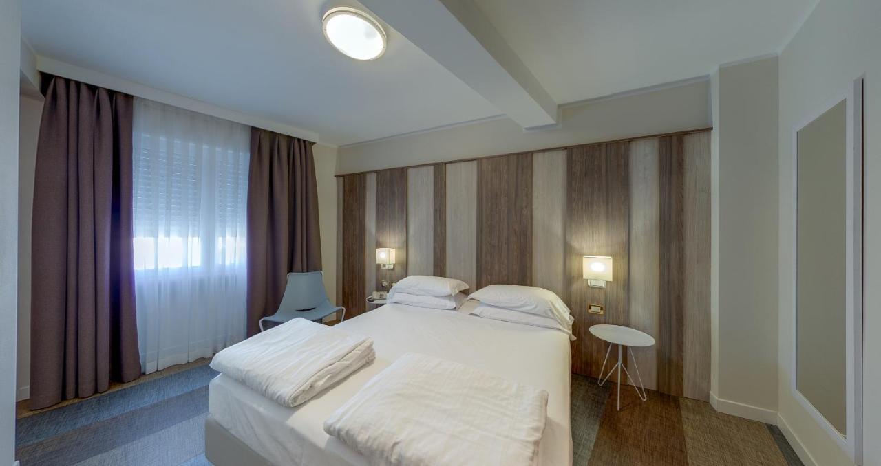 Hotel Europa Гарда Екстер'єр фото