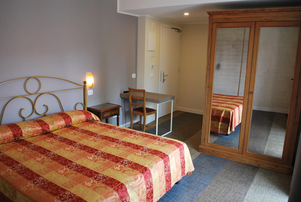 Hotel Europa Гарда Екстер'єр фото
