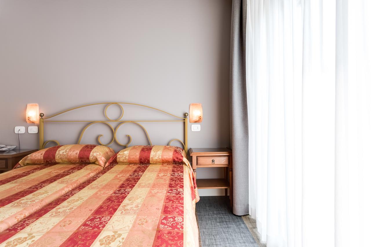 Hotel Europa Гарда Екстер'єр фото