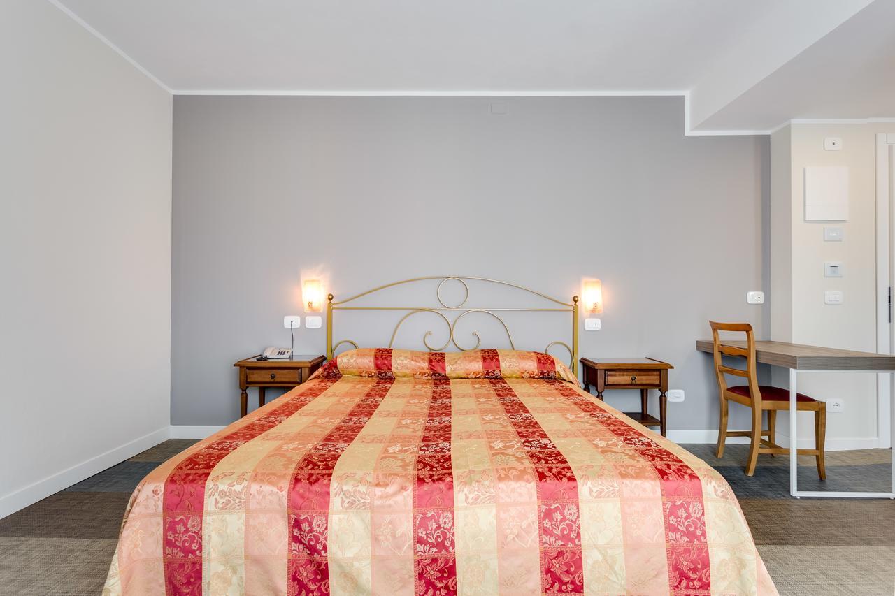 Hotel Europa Гарда Екстер'єр фото