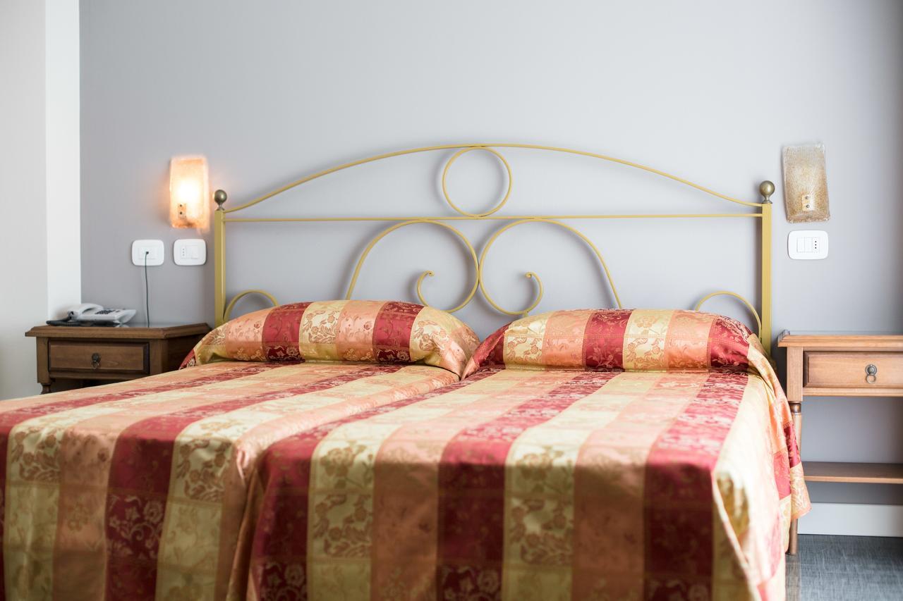 Hotel Europa Гарда Екстер'єр фото